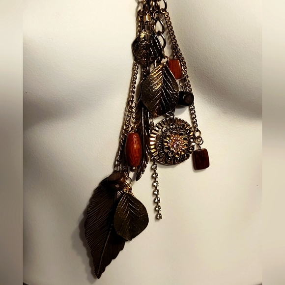 🔥SALE🔥Aldo Gold Tone Cluster Leaves Silver Tone Chain Long Necklace - Picture 2 of 5